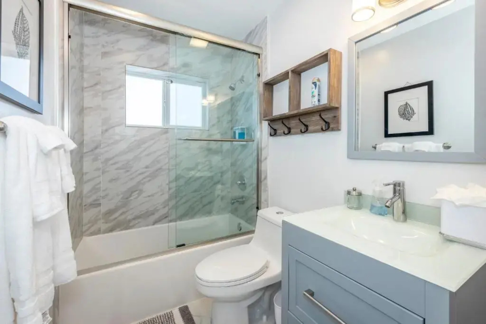 Amazing! 3br 2ba Sofa Bed, Near Beach, Heated Pool, Full Kitchen, WiFI, Patio, BBQ, Private Yard, Peaceful Neighborhood