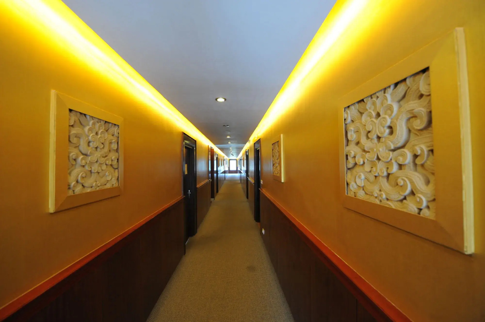 Suhim Portico Hotel & Resort