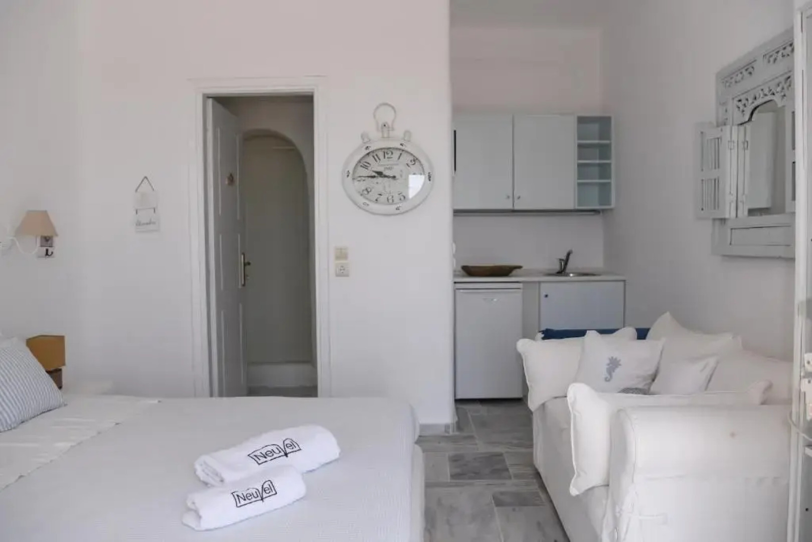 Rock Villa-Guest house by Neuvel