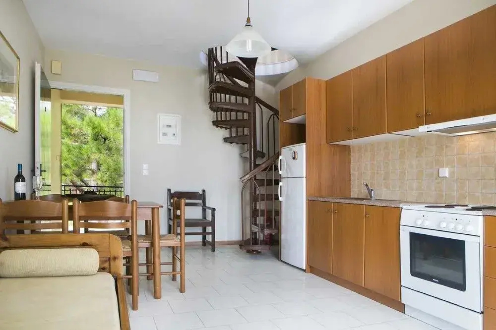 Irena Studios And Apartments