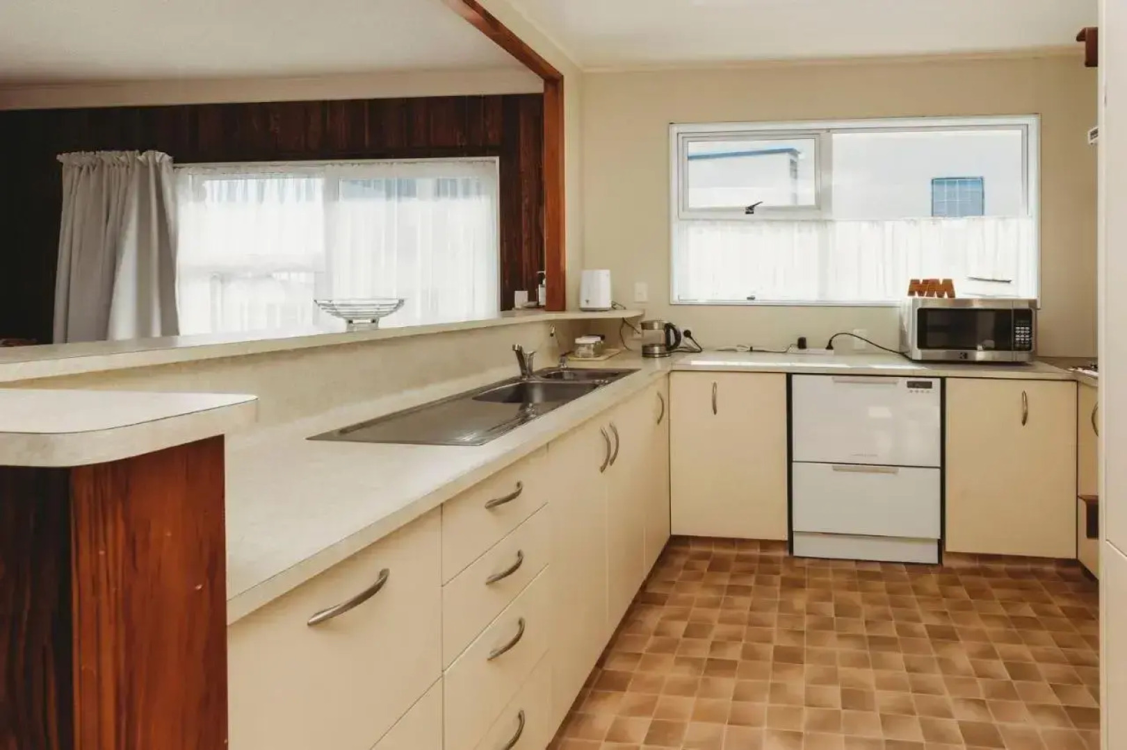 Beach House on Hamblyn