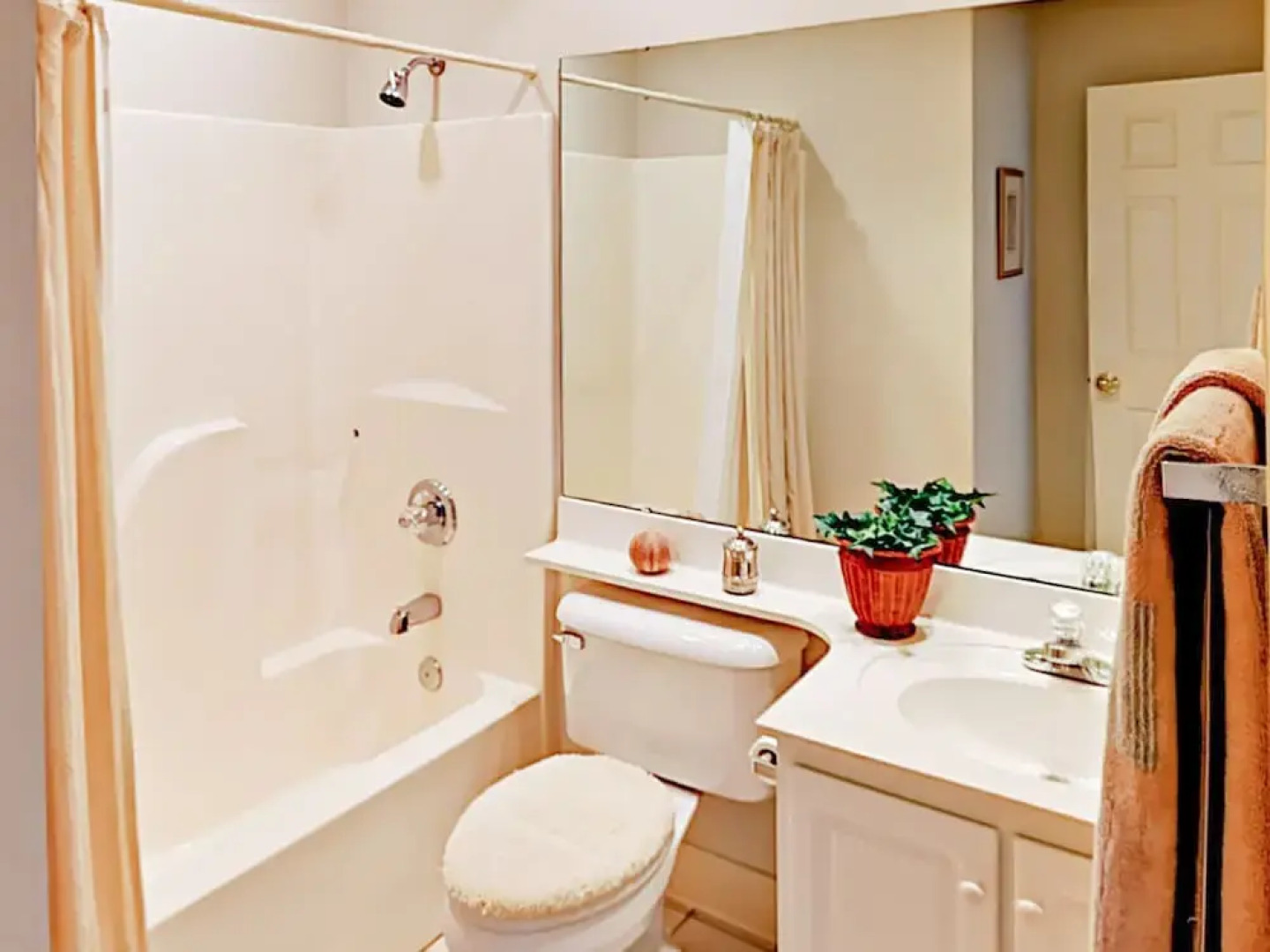 188 Inlet Point Drive Condo Unit 22E 3 Bedrooms 3 Bathrooms Condo