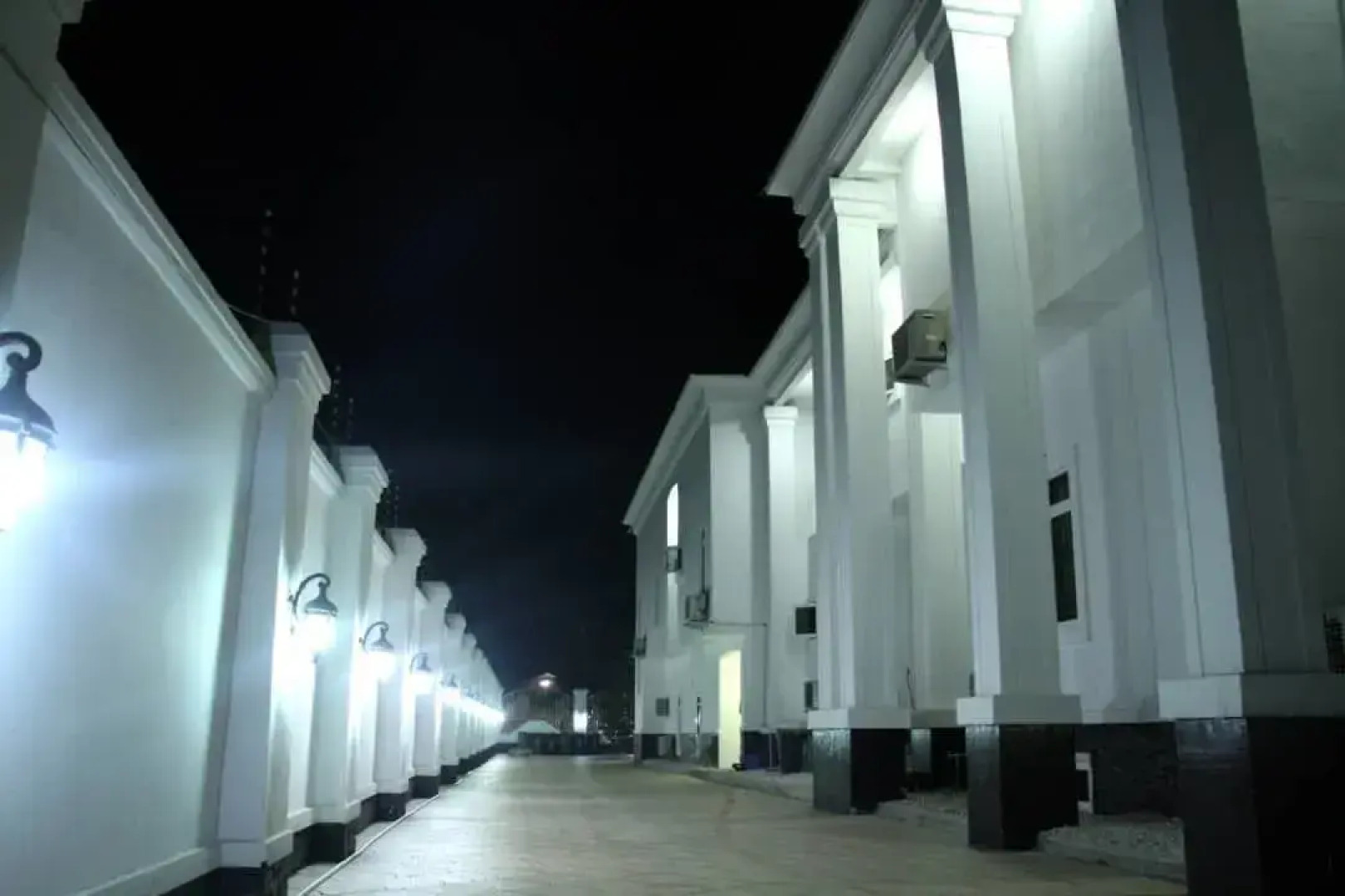 PoshLux Executive Hotel