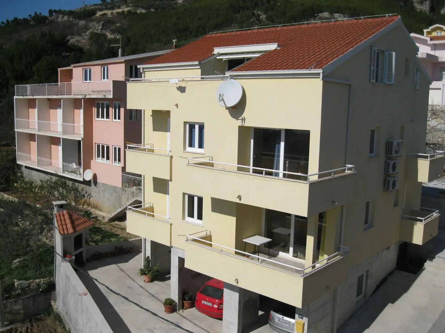 Apartments Zelic Tucepi