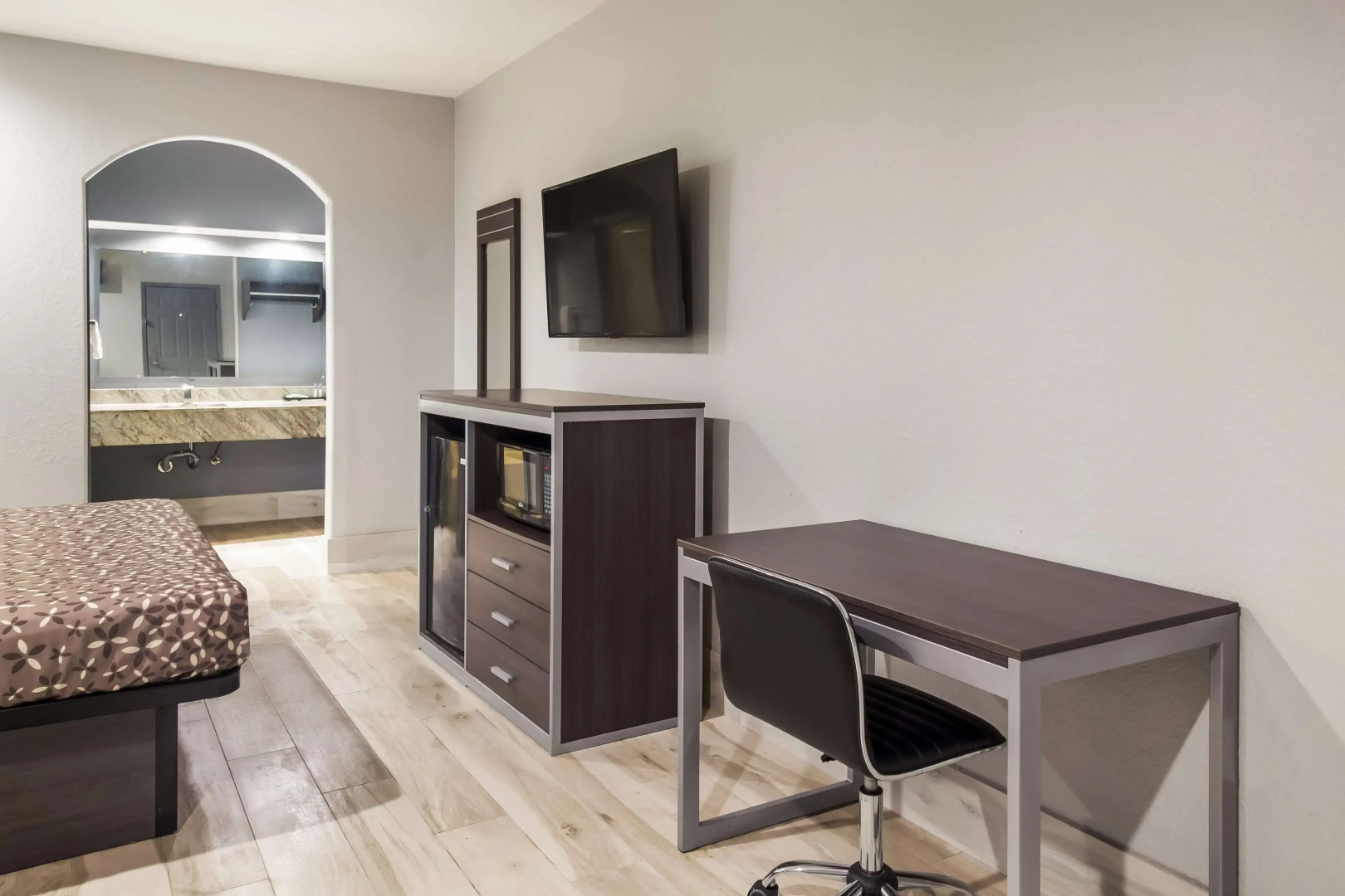 Americas Best Value Platinum Inn & Suites