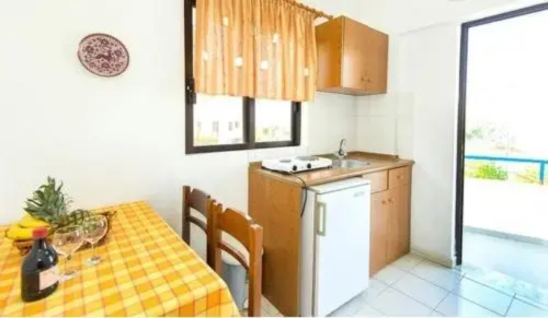Evi Apartments And Studios