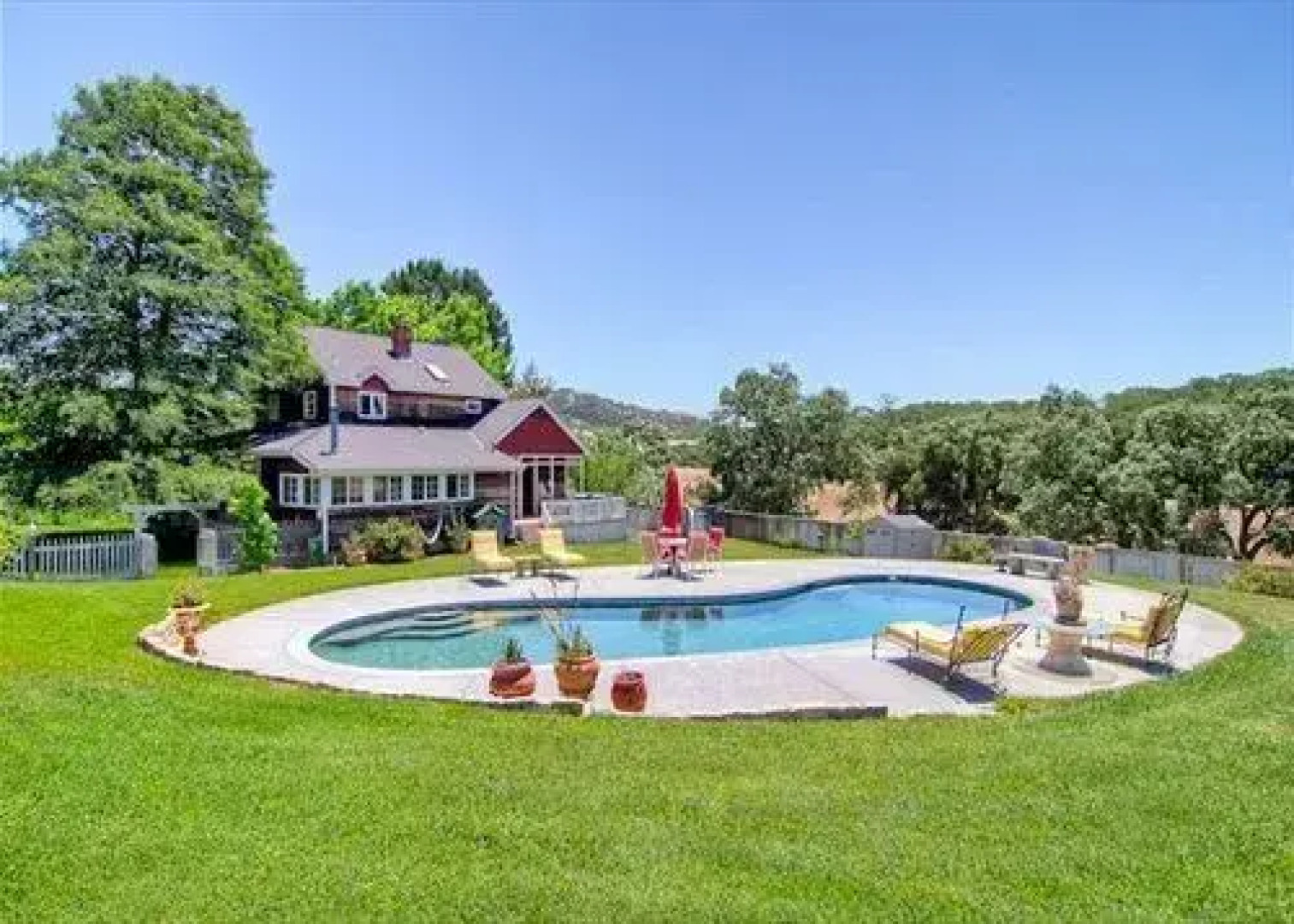 Judy Creek 4 Br home by RedAwning