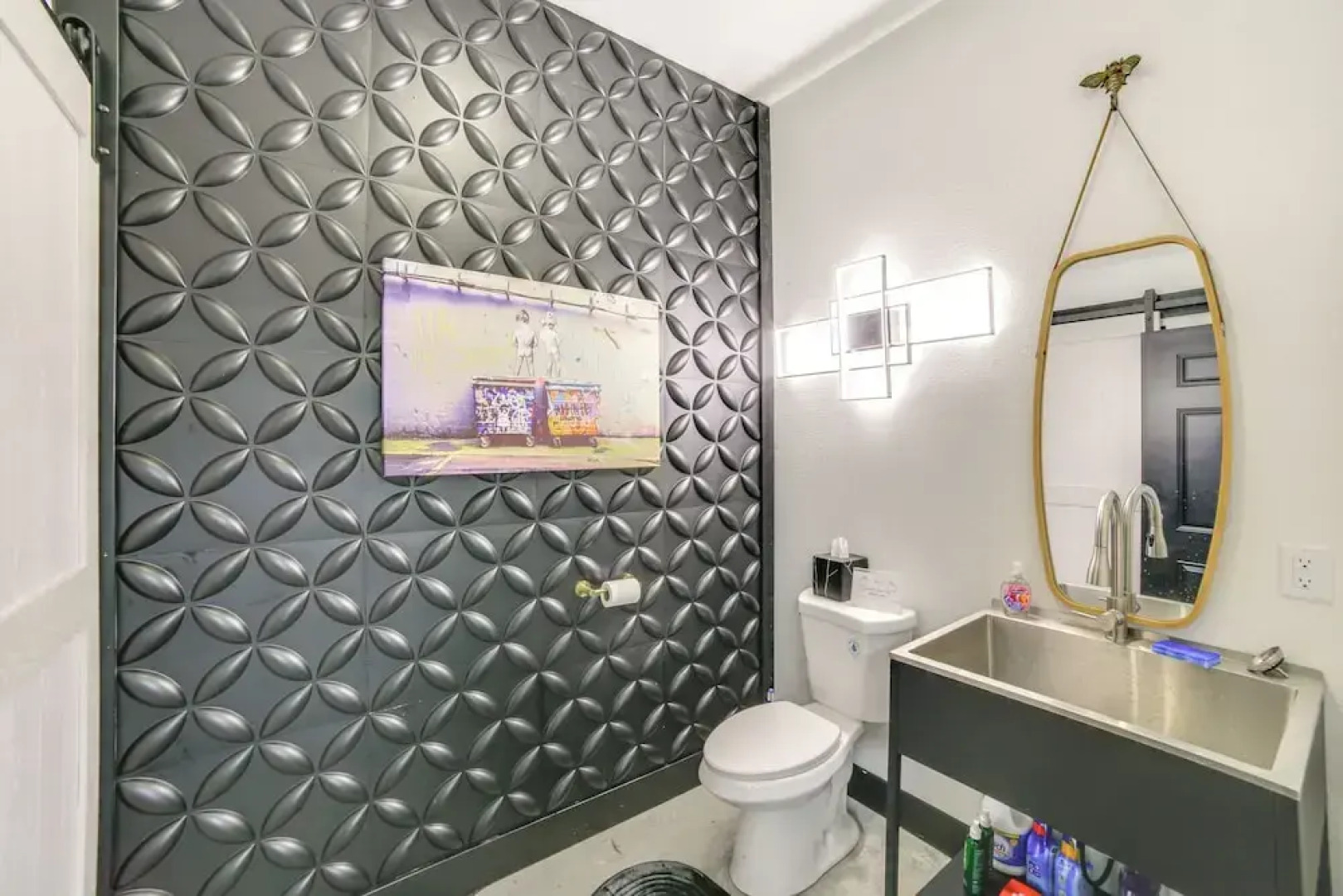 Walk to Waterfront: Michigan Retreat w/ Game Room