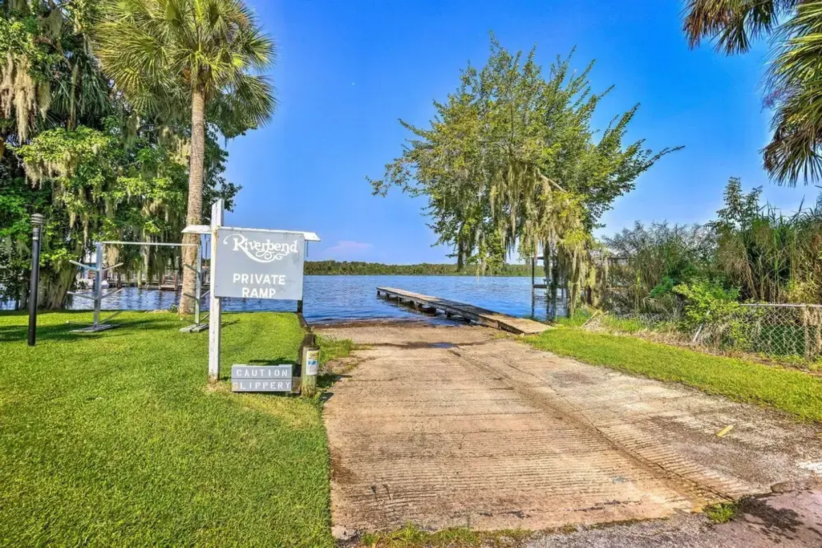 St Johns River Retreat in Welaka w/ Dock Access