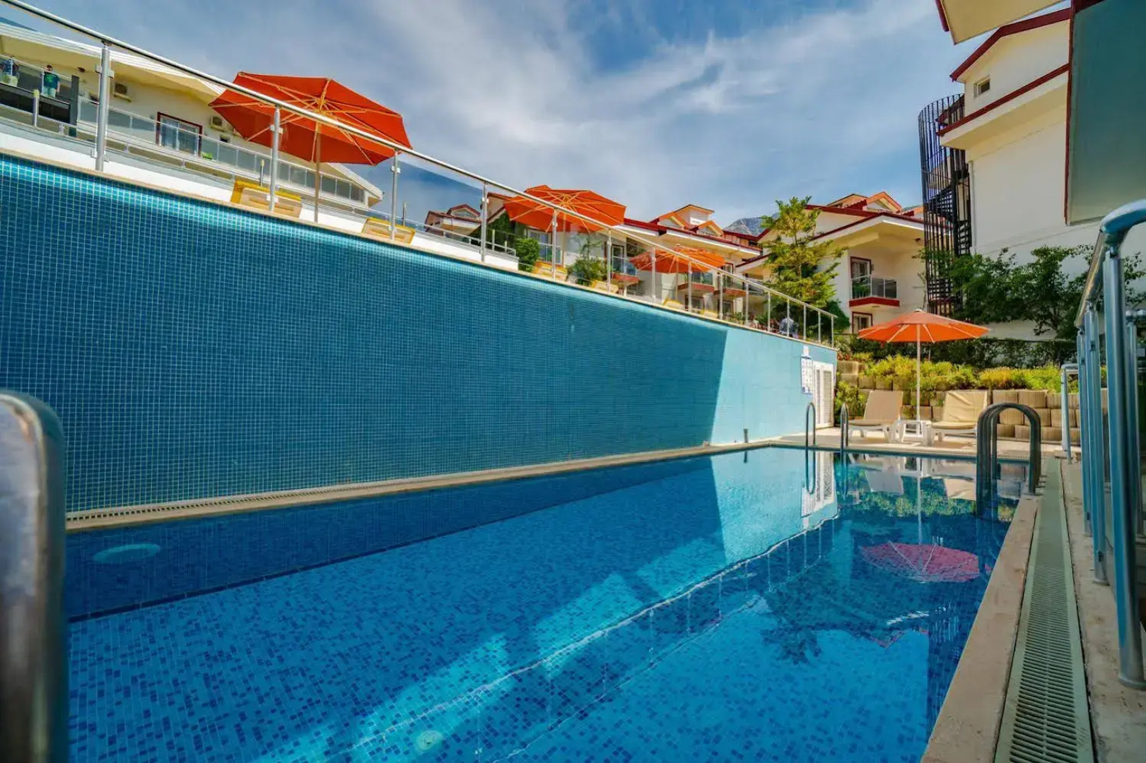 Sunshine Holiday Resort