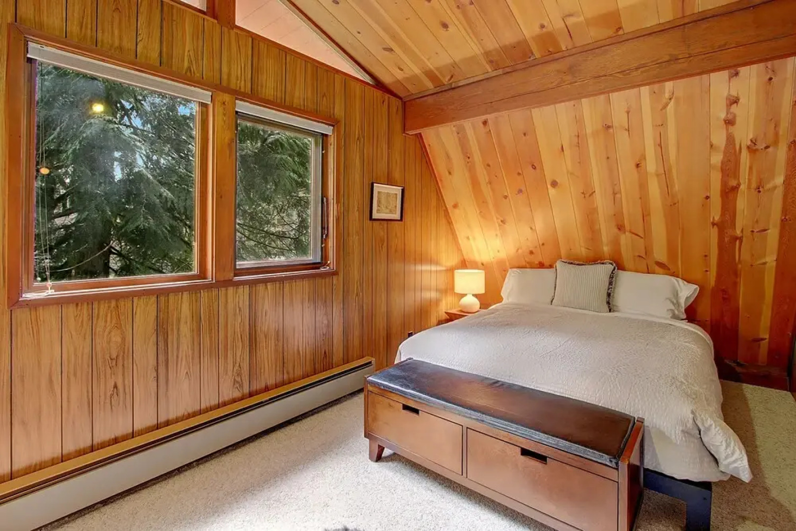 Fox Haven - Two Bedroom Cabin with Hot Tub