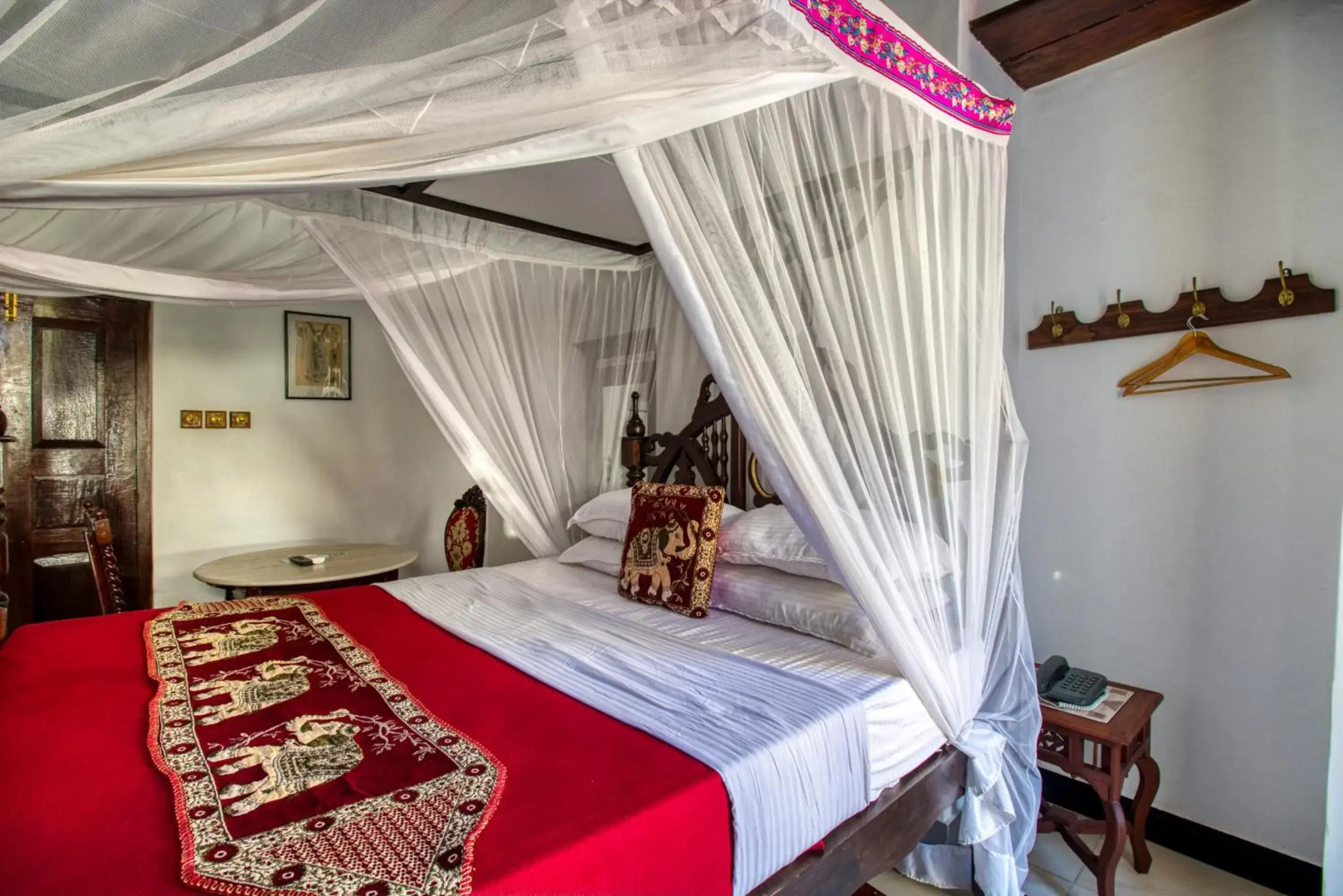 Tembo House Hotel & Apartments