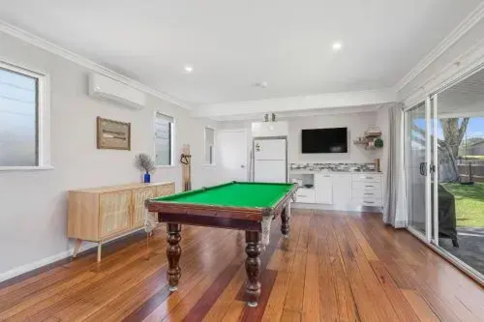 BANYANDAH 557 Ocean Drive NH