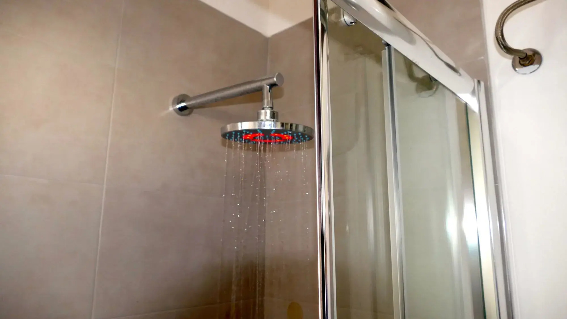 Penthouse Station Luxury Suites & Apts