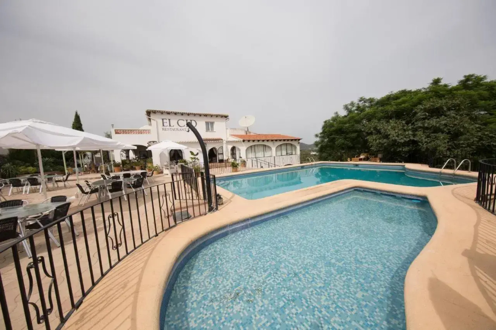 El Cid Hotel Restaurant & Bar