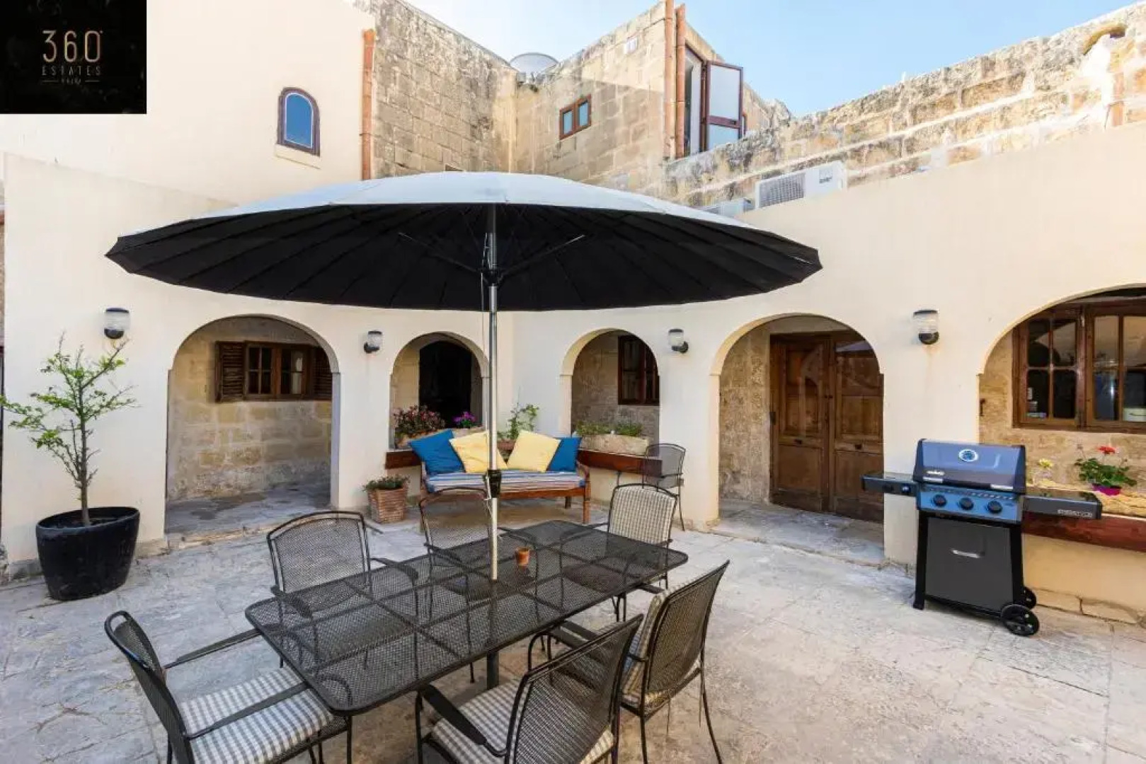 Beautiful, Designer villa with Private pool & BBQ by 360 Estates