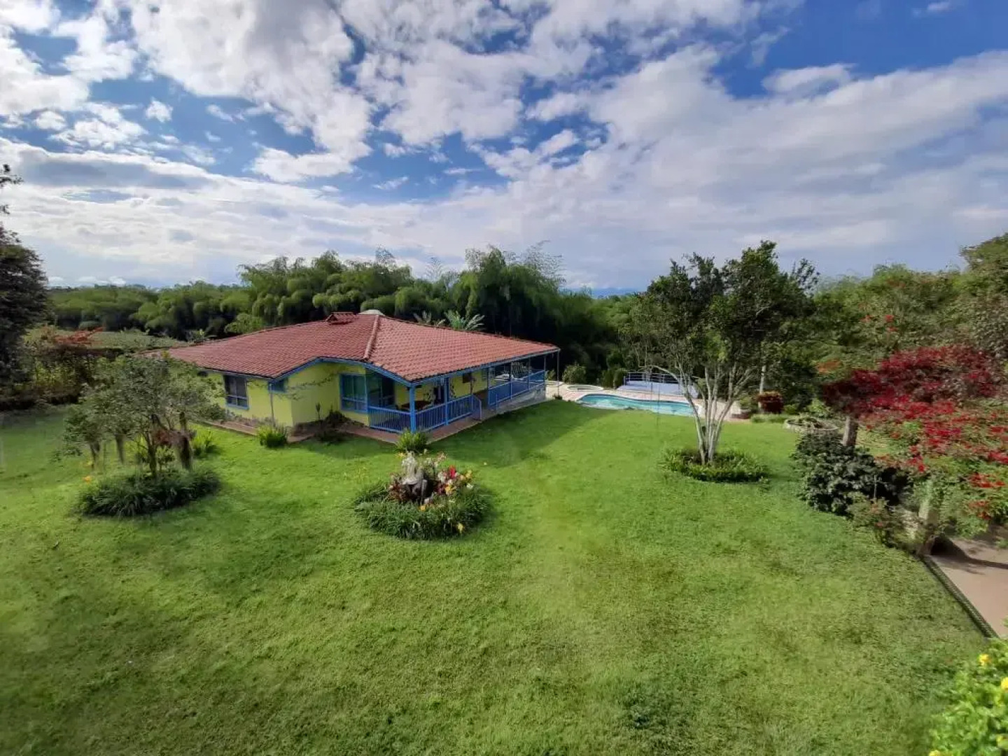 HOTEL BOUTIQUE - CAMPESTRE - BRUGMANSIA - Fincahotel