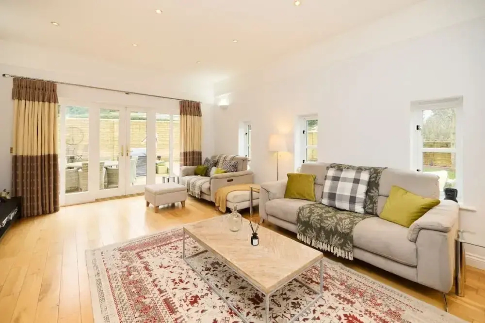 The Bourton-on-the-water Place - Lovely 5bdr House With Parking + Garden