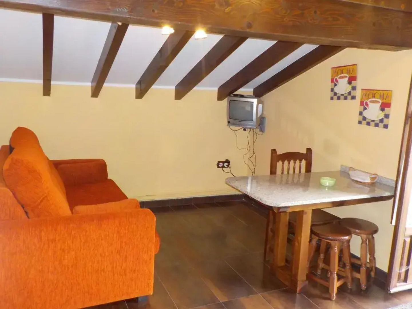 Apartamentos Rurales La Husteriza