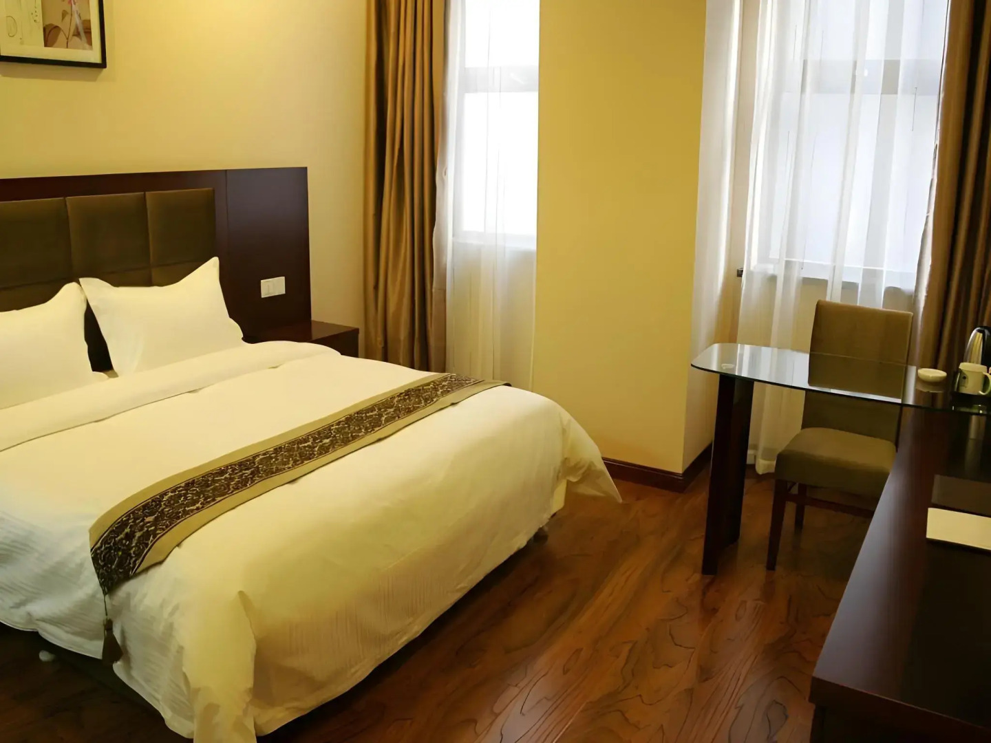 GreenTree Inn LiaoYuan Longshan District Train station Longjihuadian Hotel_