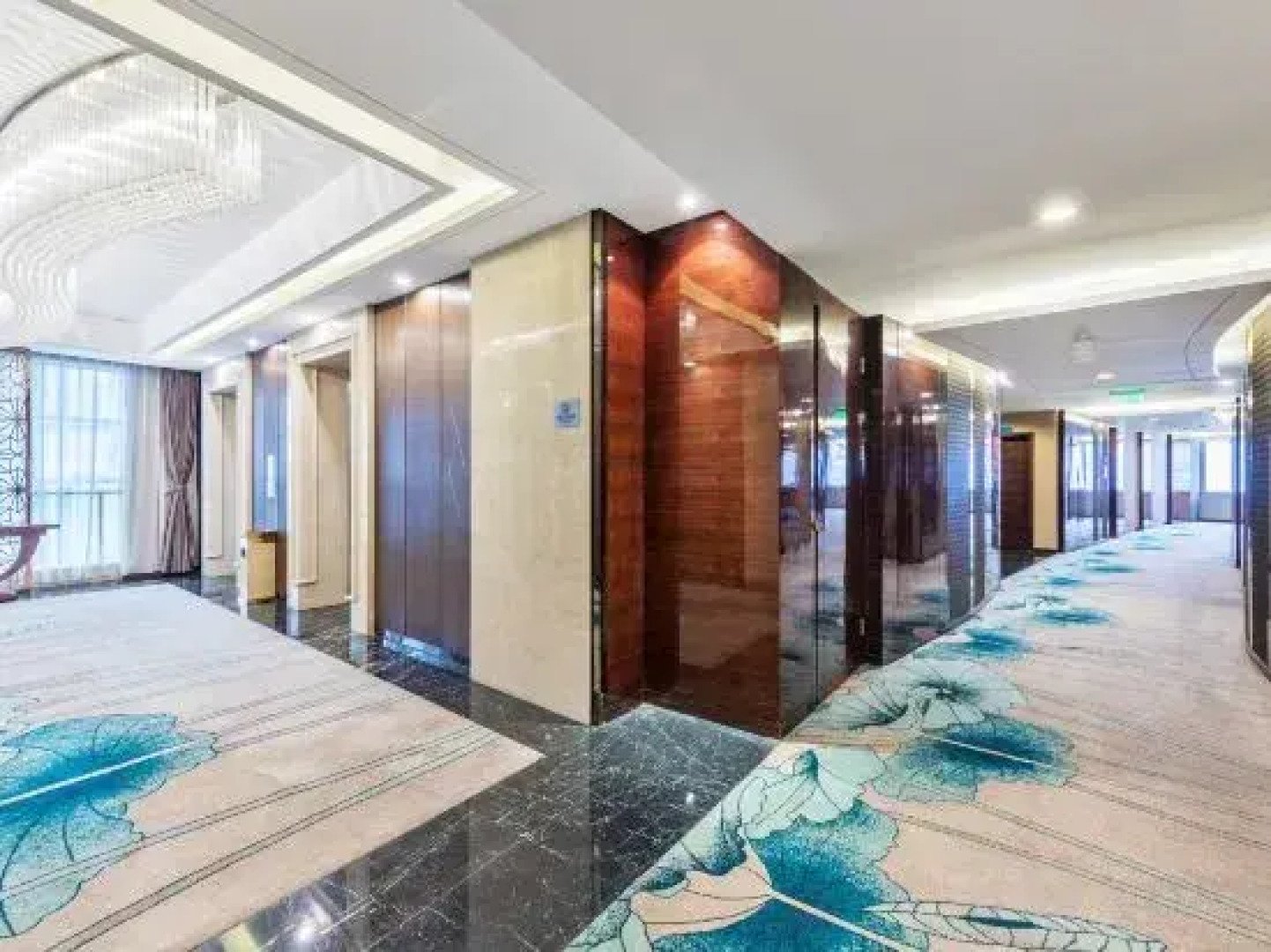 Senberstan Tianyi Hotel