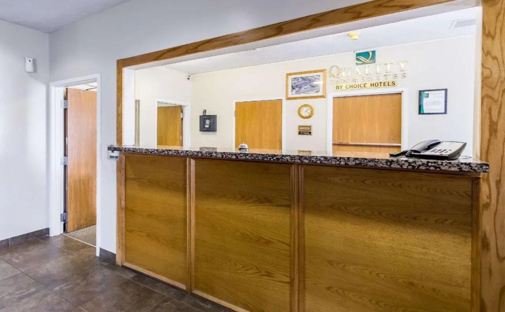 Quality Inn & Suites Omaha Chalco