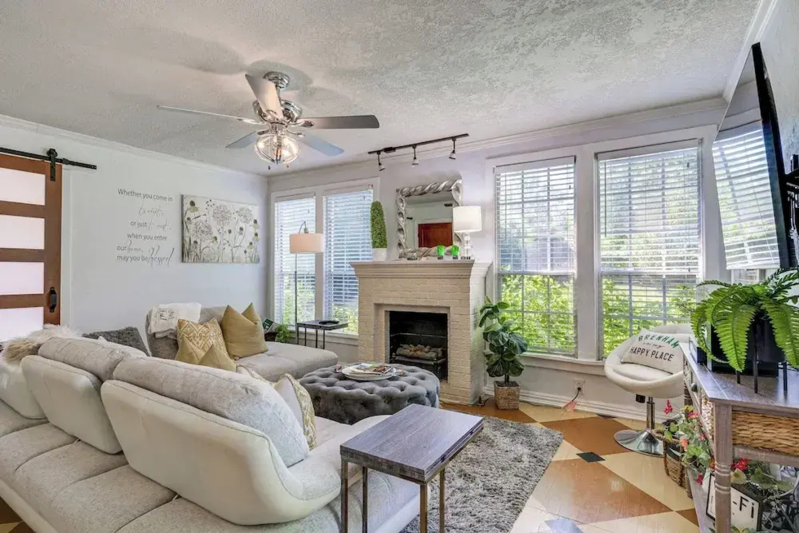 1 Mi to Dtwn: Family-friendly Brenham Bungalow!