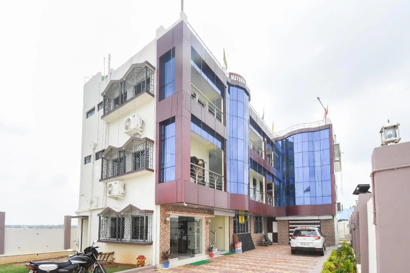 OYO 47055 Mayaban Village