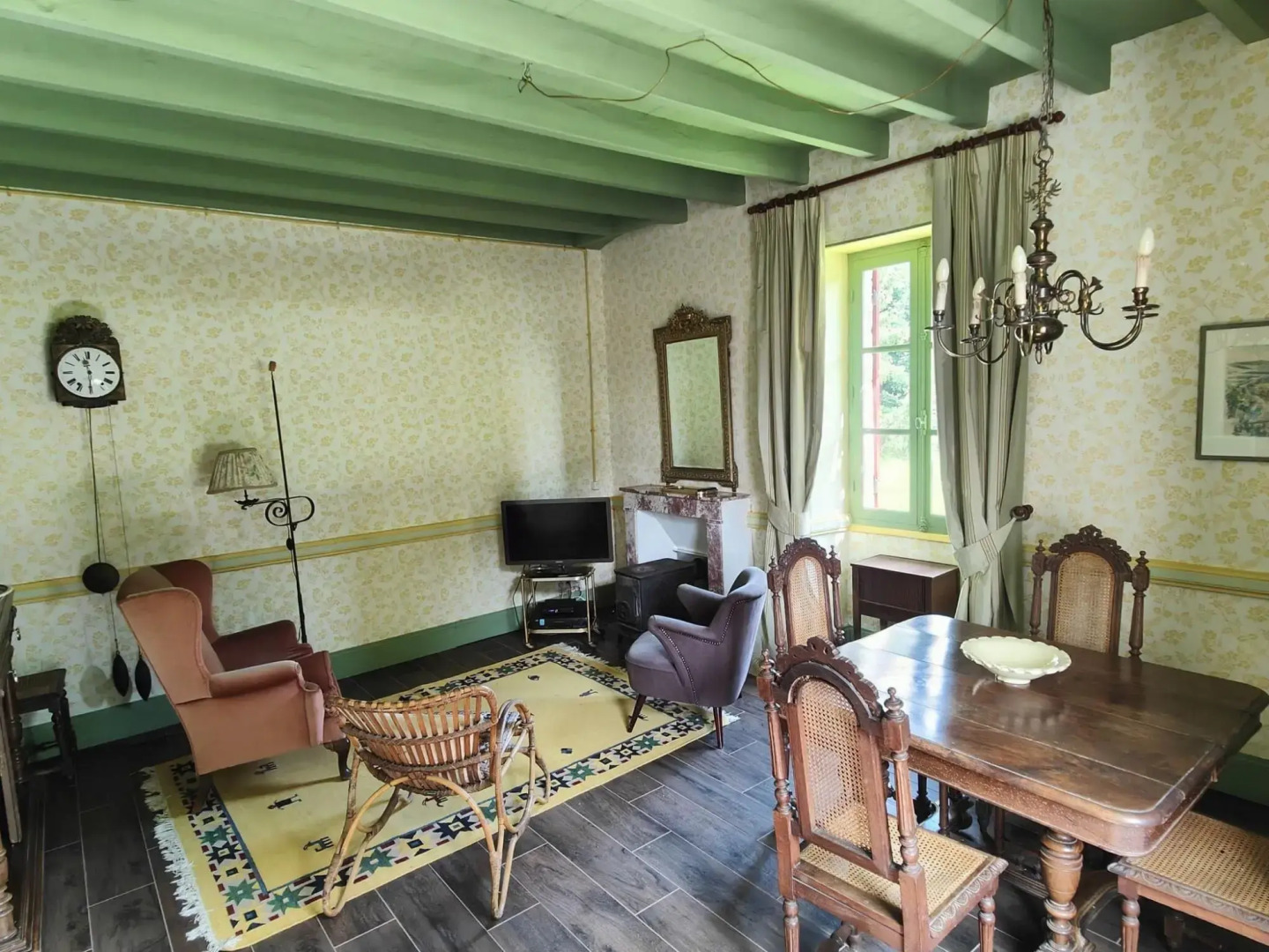 Charming Private Holiday Home With Private Tennis Court and Pool Near Cazals