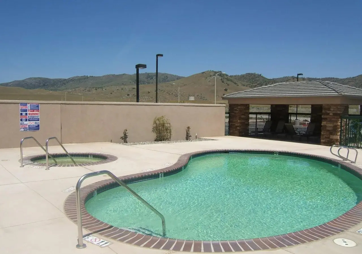 Holiday Inn Express Hotel & Suites Tehachapi by IHG