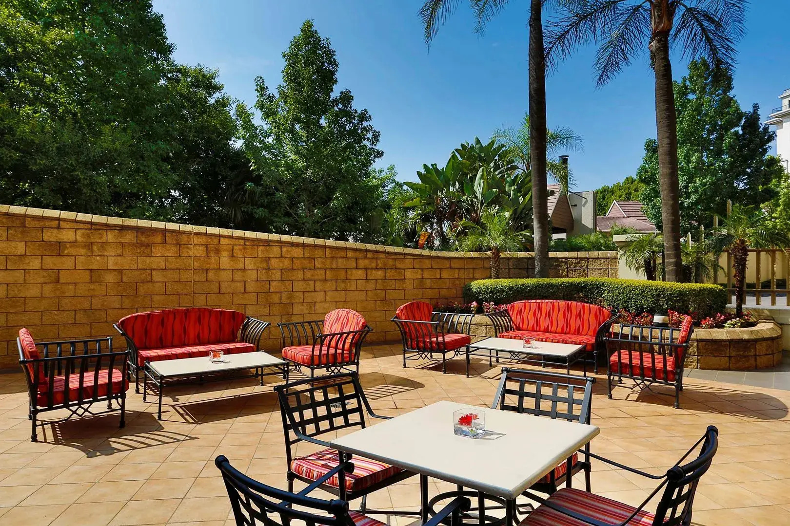 Отель NH Johannesburg Sandton