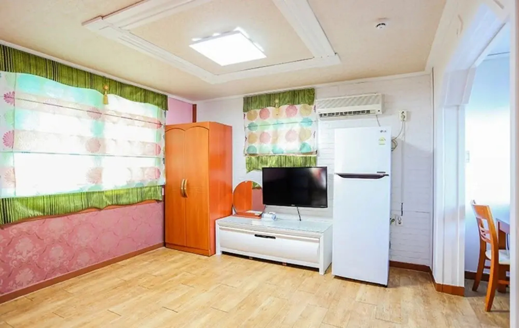 Taean Kkotjibada Sketch Pension