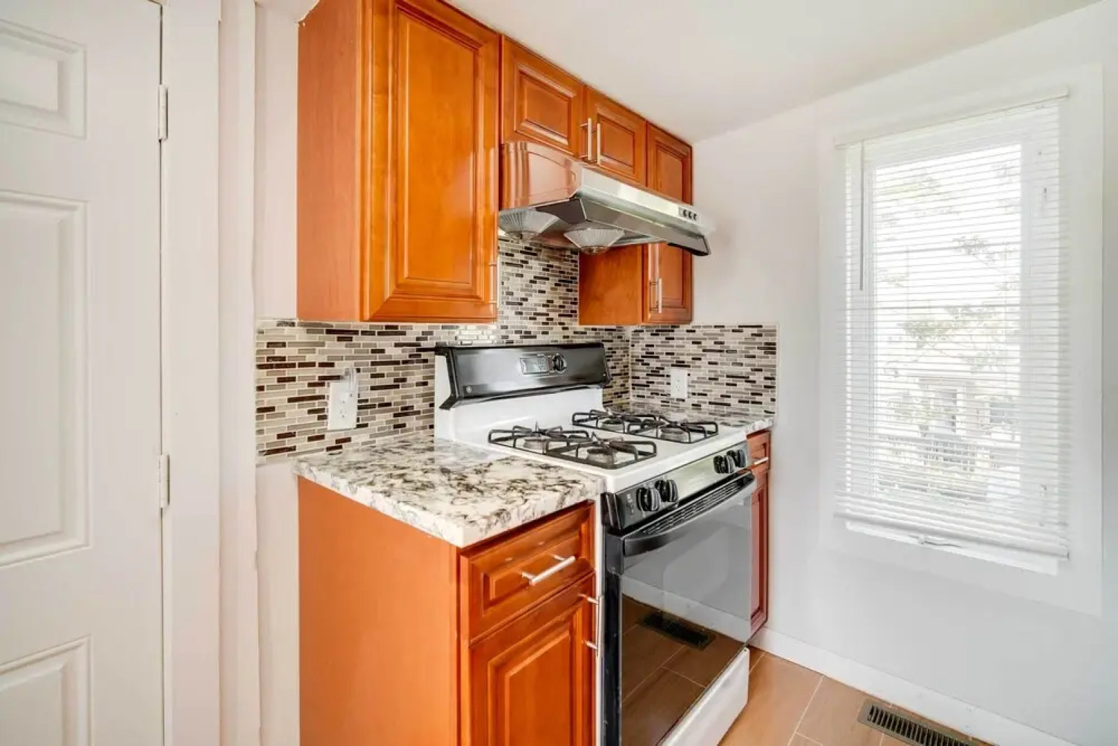 Cozy Atlantic City Getaway ~ 3 Blocks to Ocean!