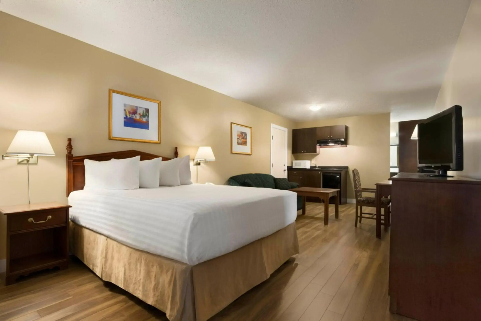 Days Inn by Wyndham Vernon