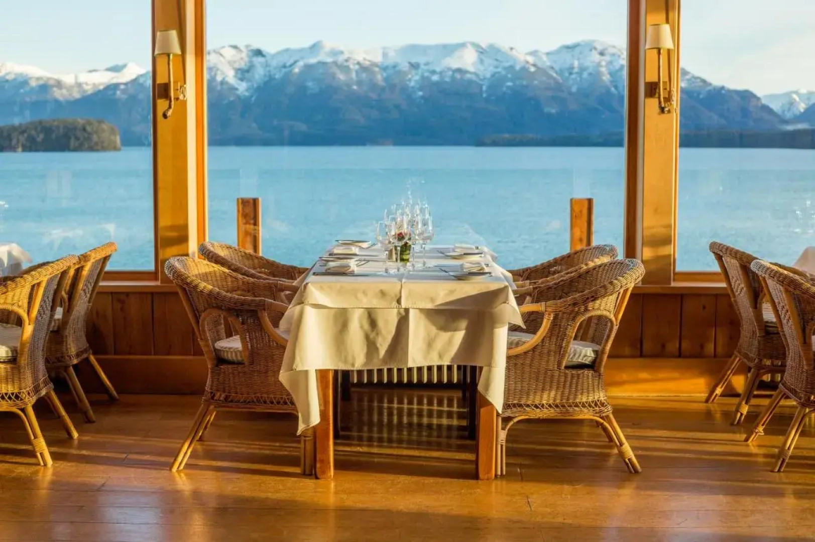 Correntoso Lake & River Hotel
