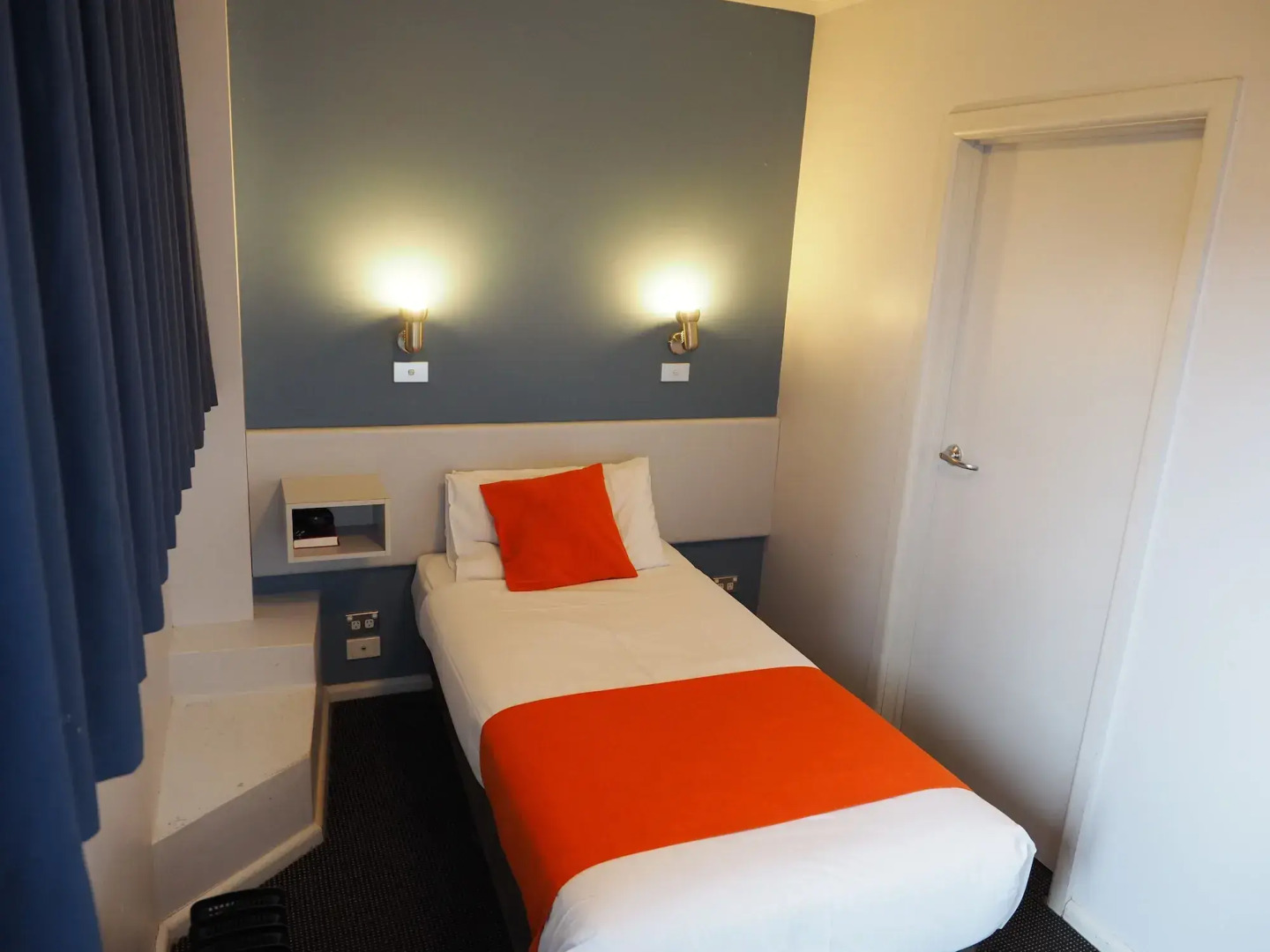 Waterfront Lodge Motel