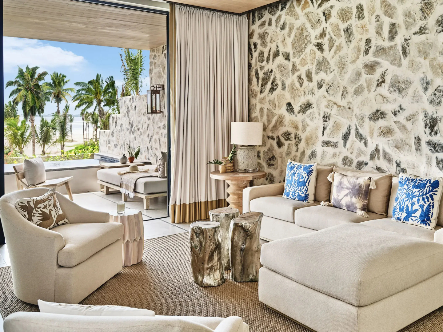 Susurros del Corazón, Auberge Collection