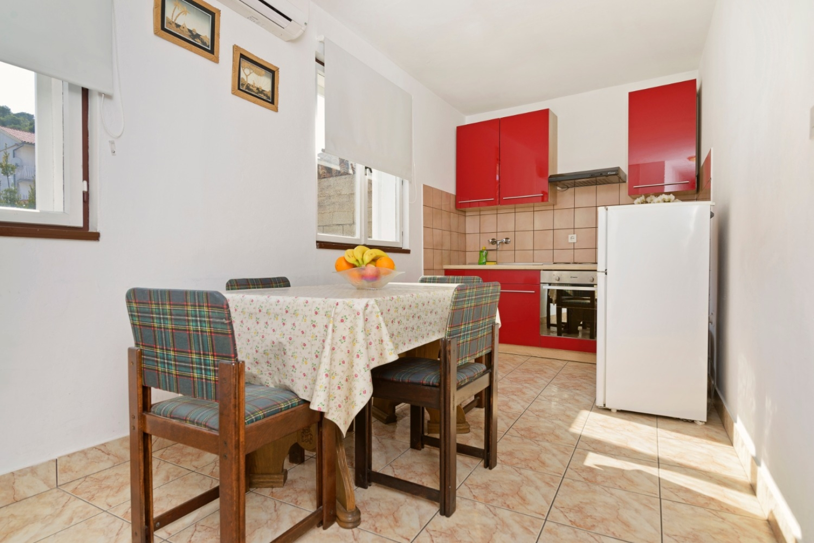 Apartment Ive - with sea view: A2 Tisno, Island Murter