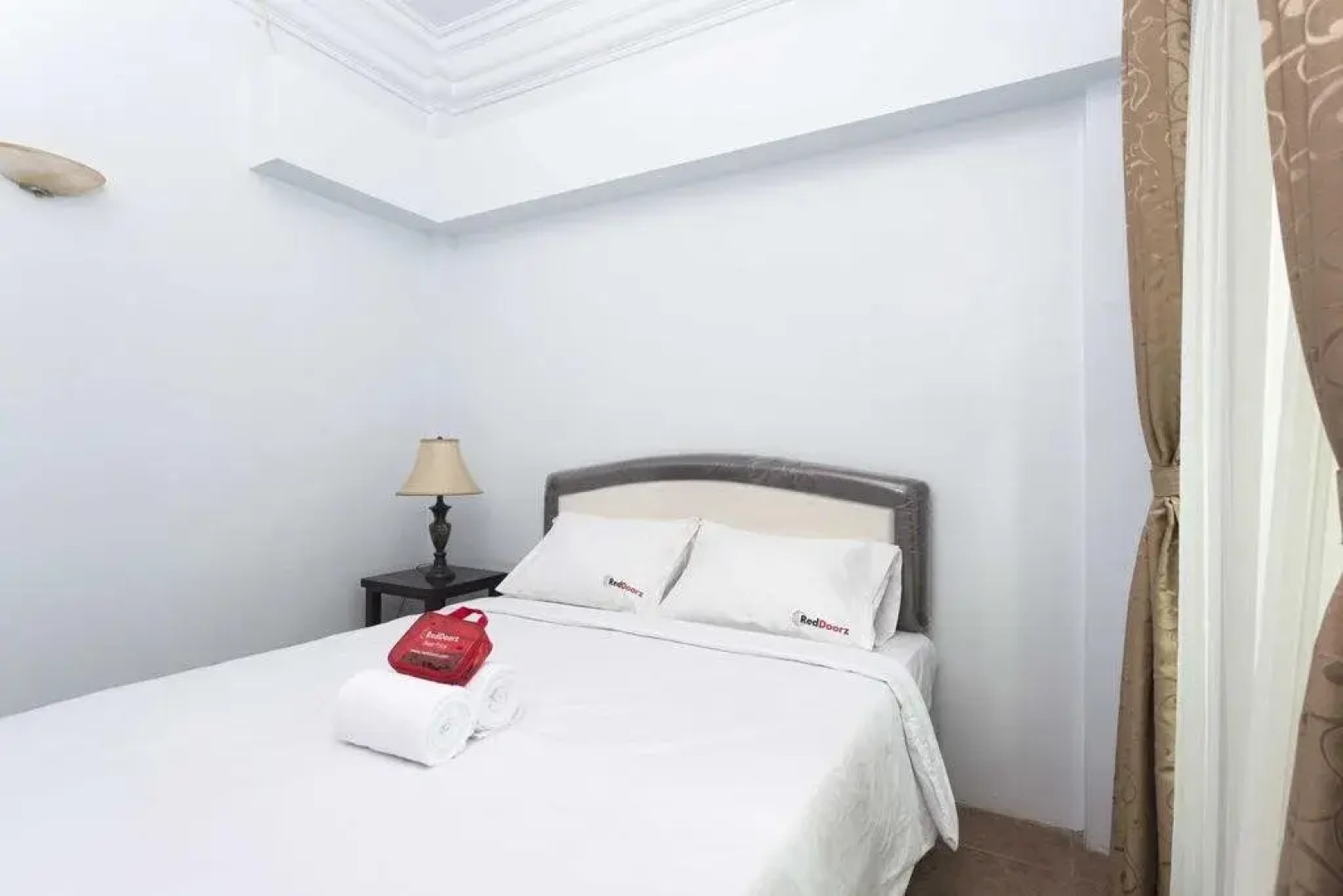 RedDoorz @ Tanah Baru Depok