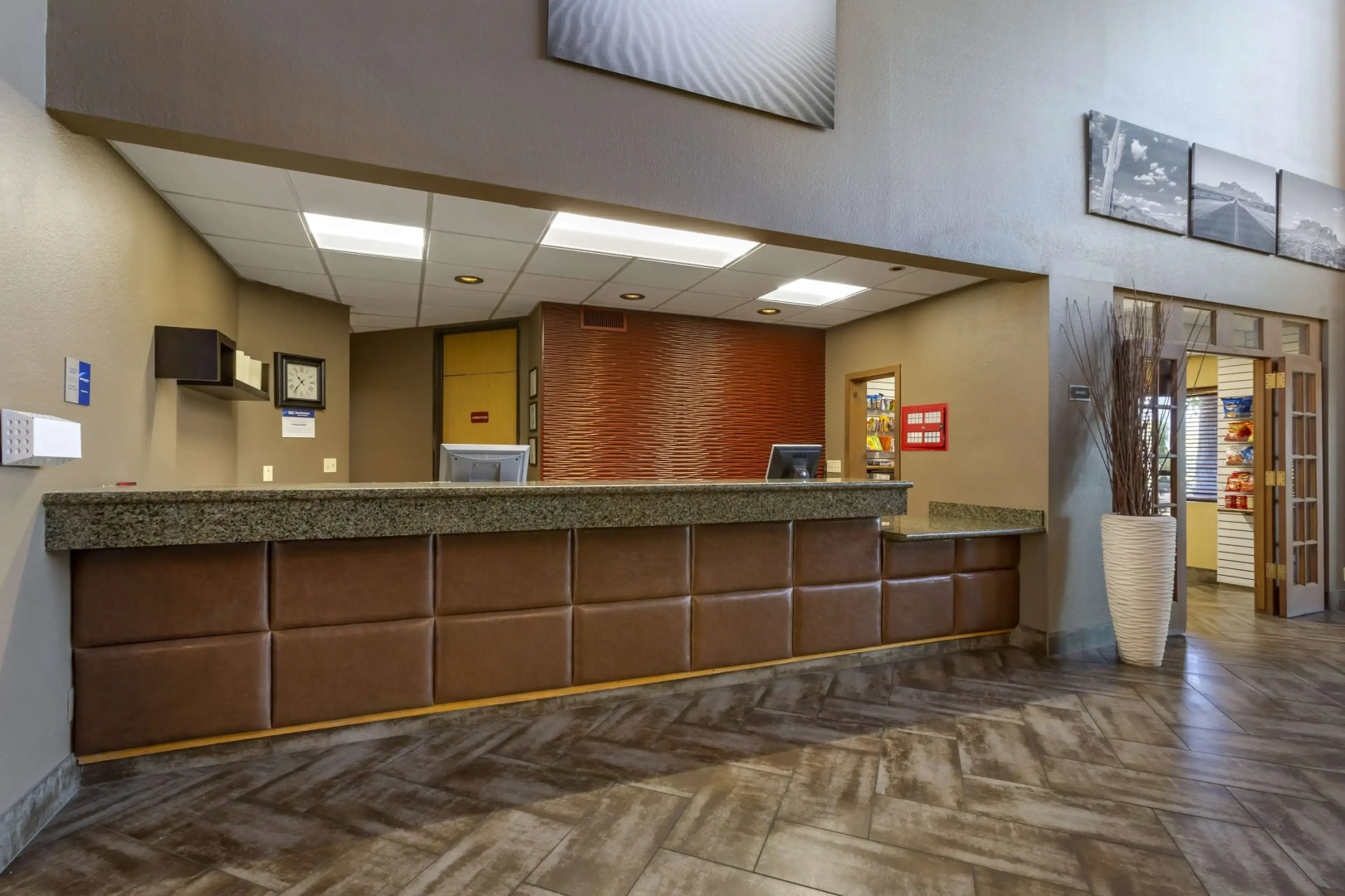 Best Western Plus Scottsdale Thunderbird Suites