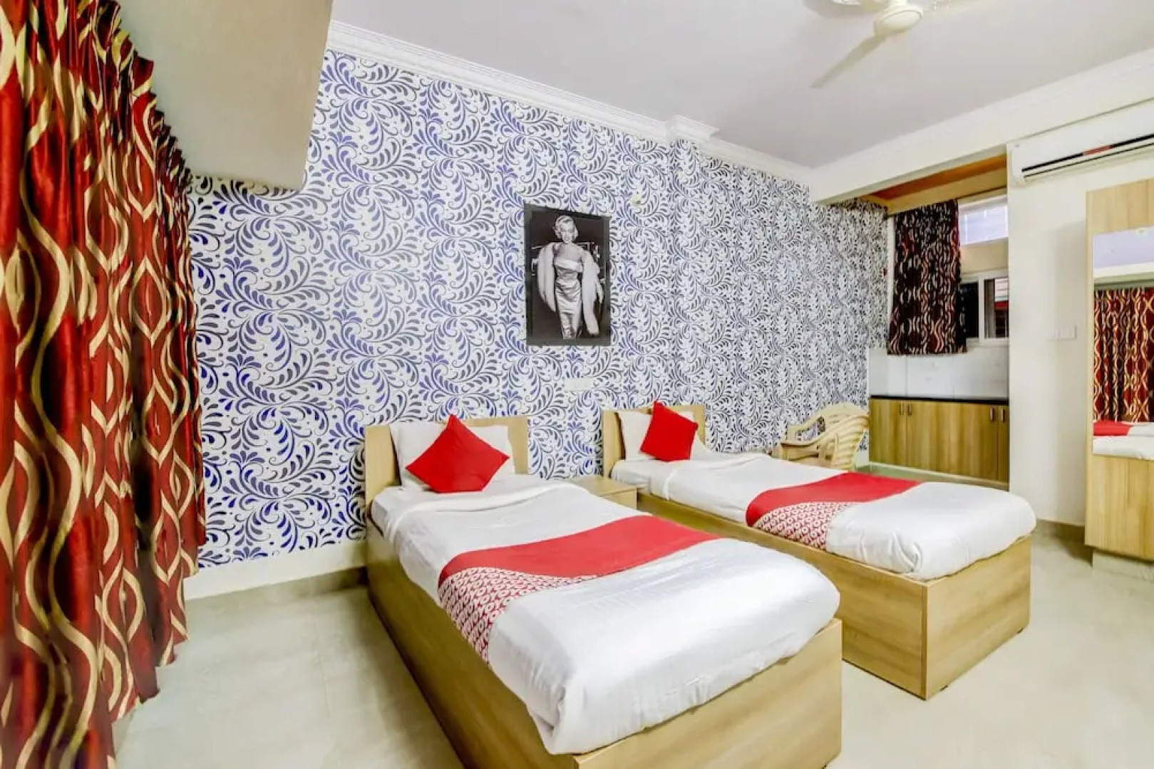 OYO 10010 R V Comforts