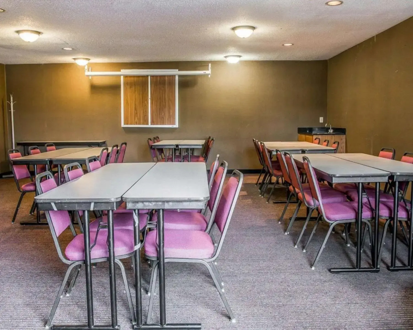 Baymont by Wyndham Flint Airport North