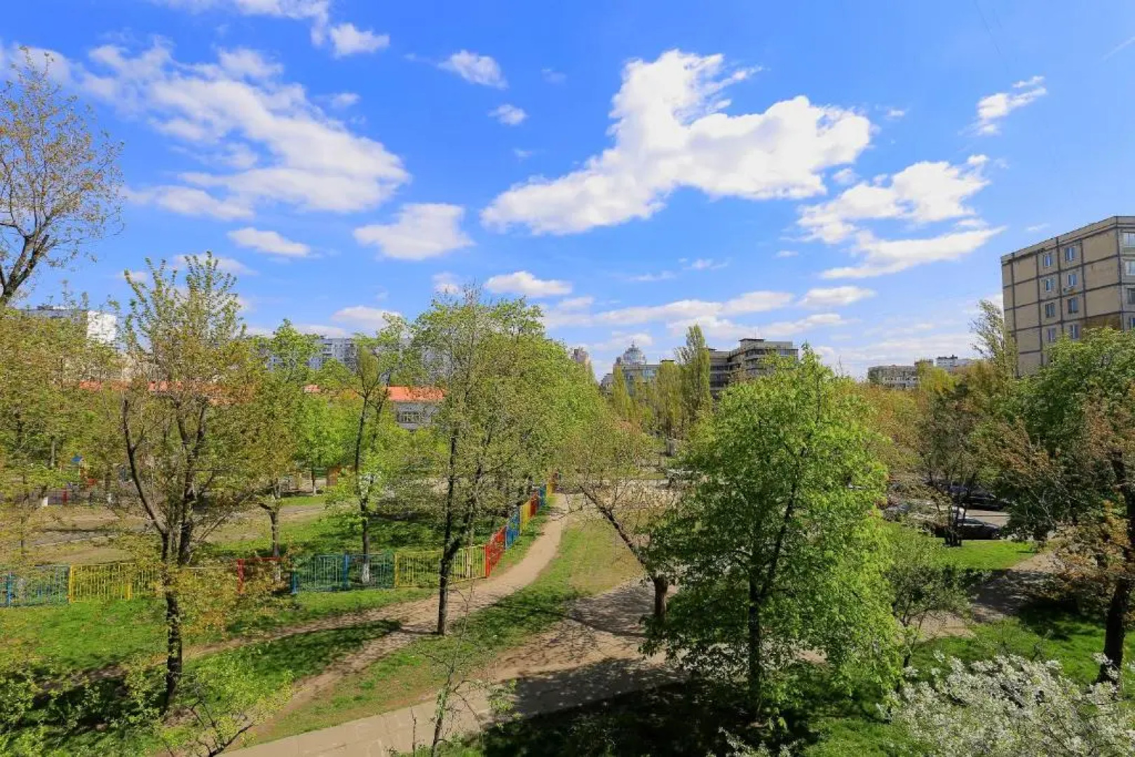 Apartment on Obolonskiy Prospect 16V