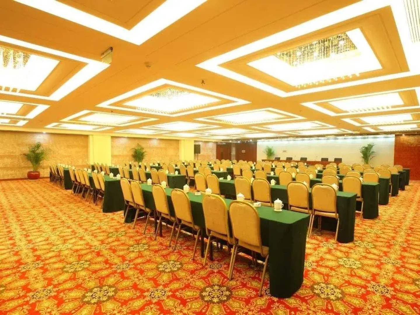 Huzhou Wuxing Crown Hotel