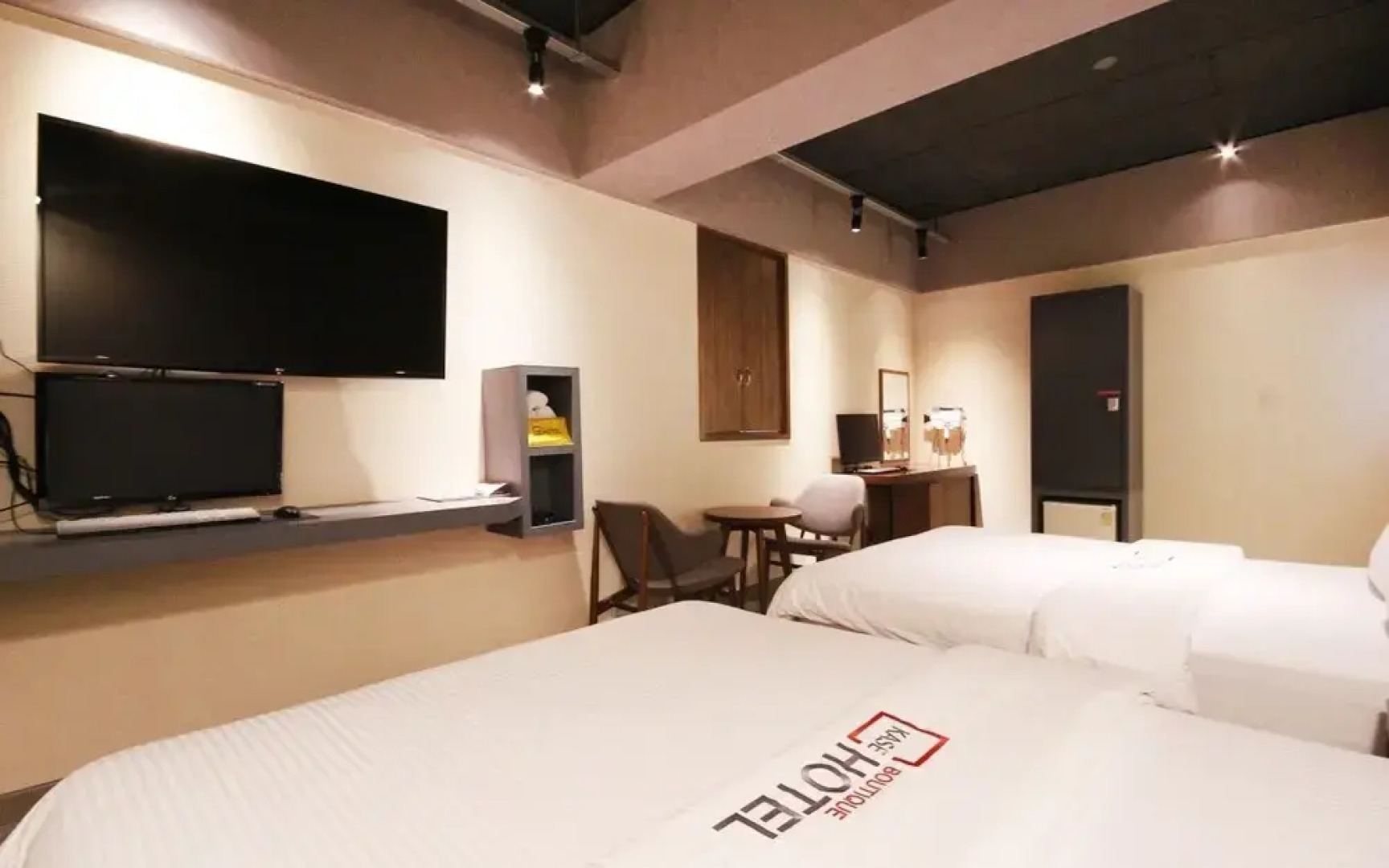 Yeongju Case Business Hotel