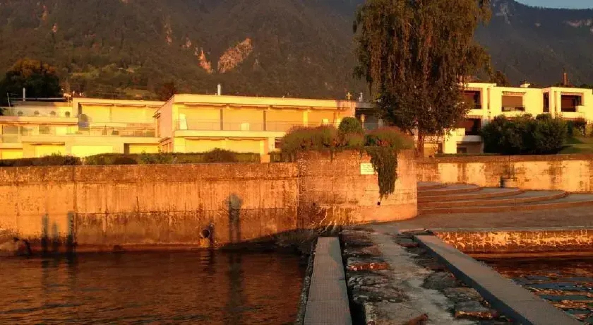 Suisse Riviera La Plage