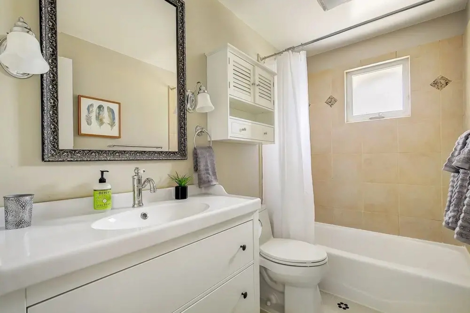 Beautifully Remodeled! Private Park! Close to CU!