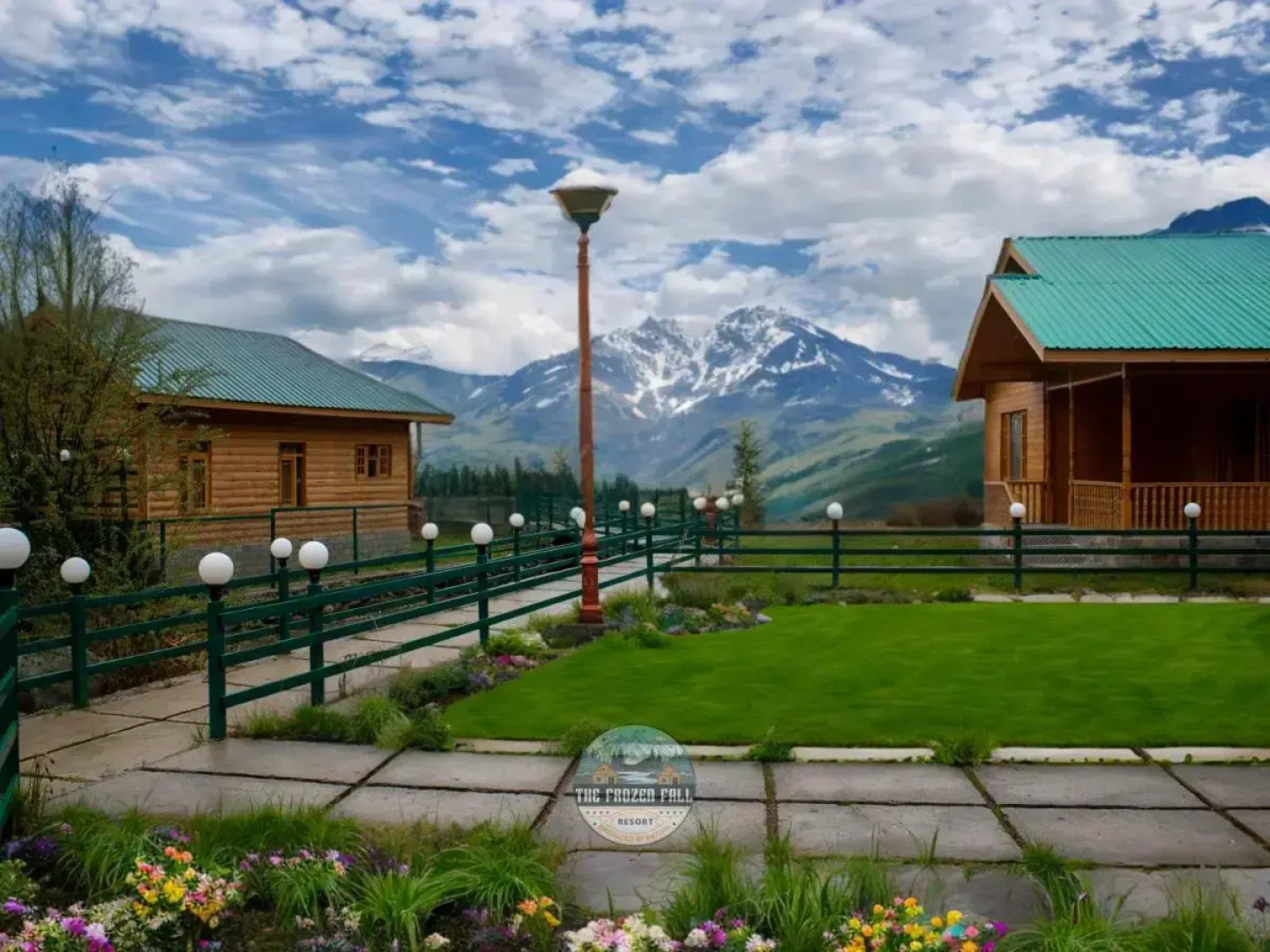 The FrozenFall Resort - Gulmarg