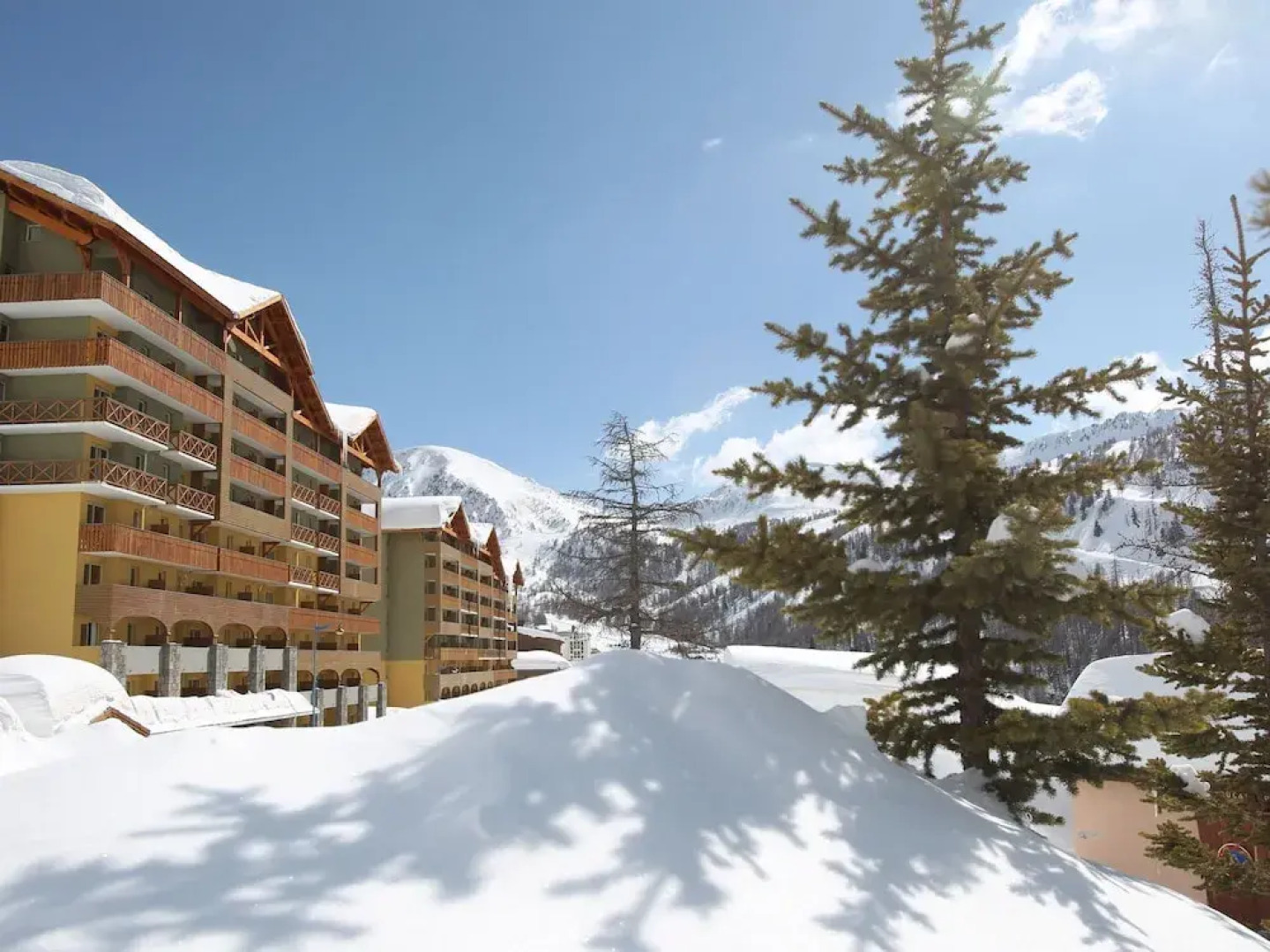 Comfortable Apartment With Balcony 200m From the City Center