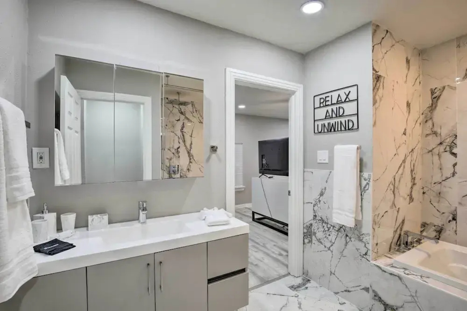 16 Mi to Lake Ray Hubbard: Garland Family Home